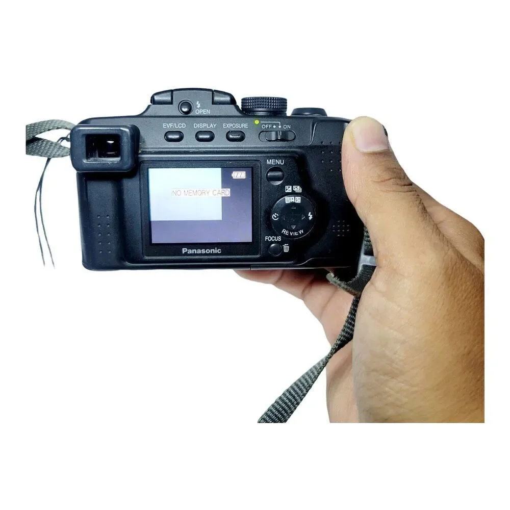 Panasonic LUMIX DMC-FZ5 5.0MP Digital Camera W/ Extra Battery and Charger Works‎